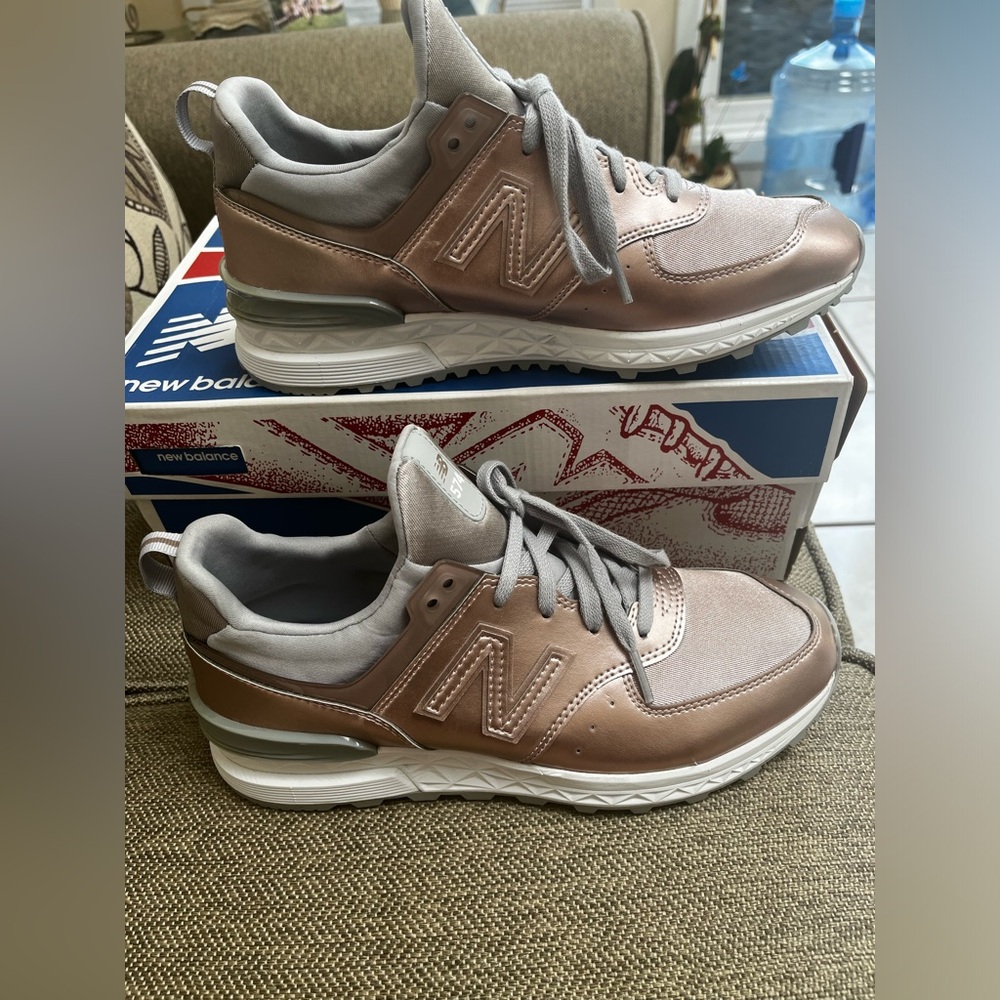 New Balance pink/gray sneakers. New in box. NB574 Lifestyle Mode de Vie